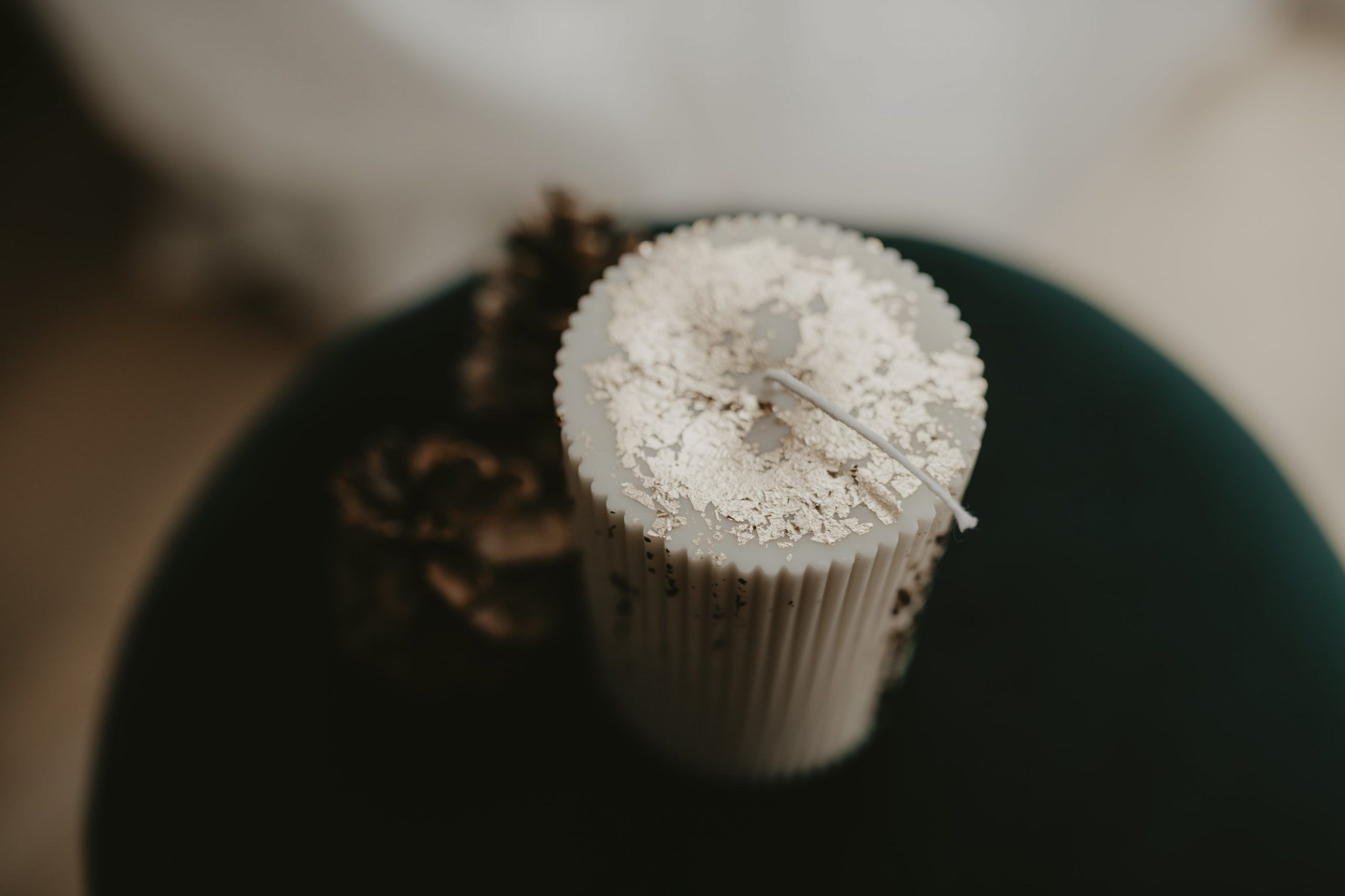 Golden Groove Stumpenkerze aus Bio-Sojawachskerze - Image 2