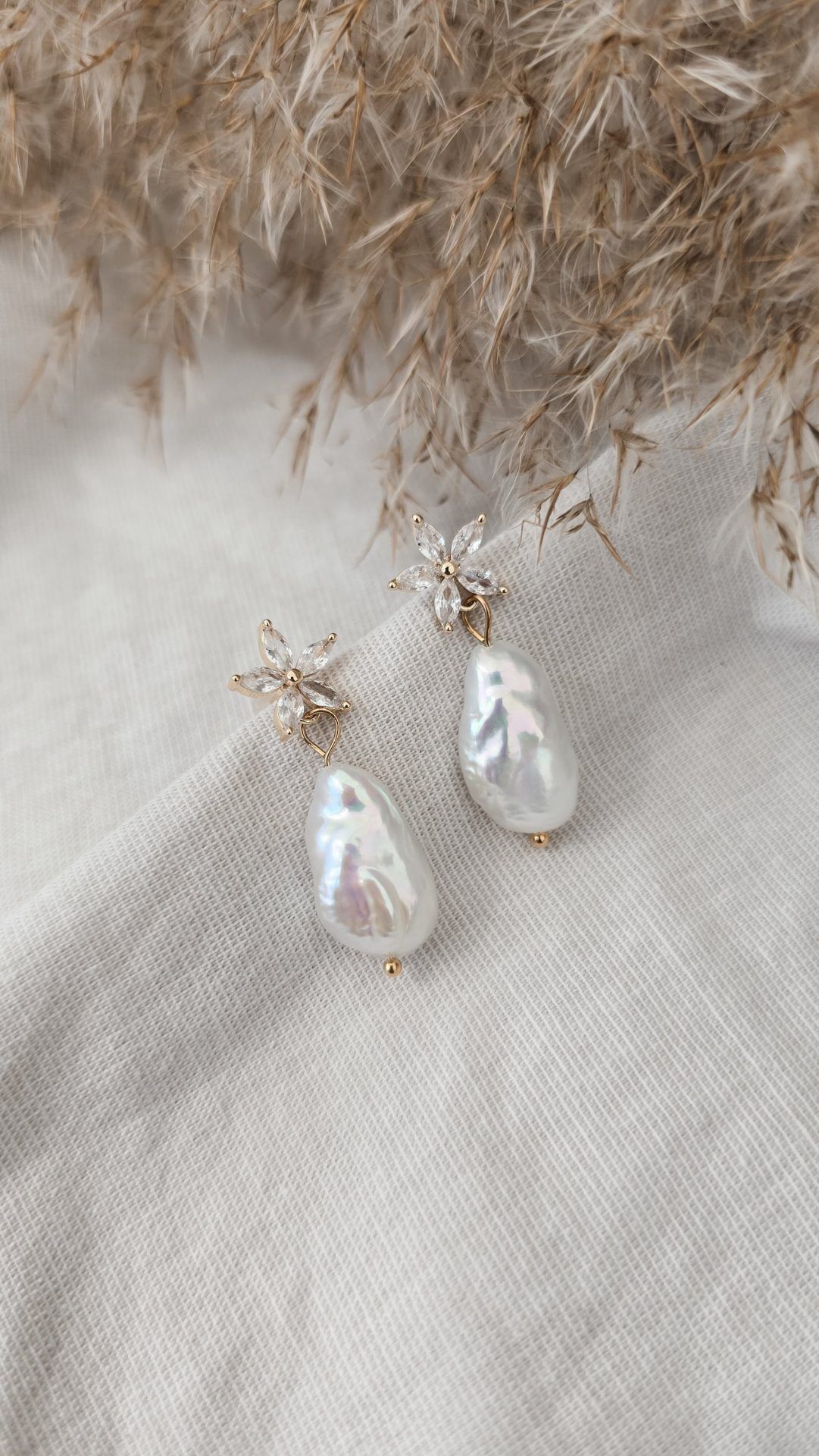 Fleur Pearl Deluxe Earrings