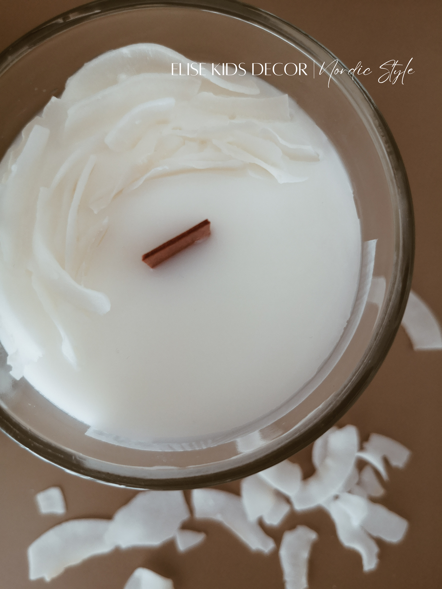 Kokosfeuer - Handgegossene Knisterkerze aus Kokoswachs