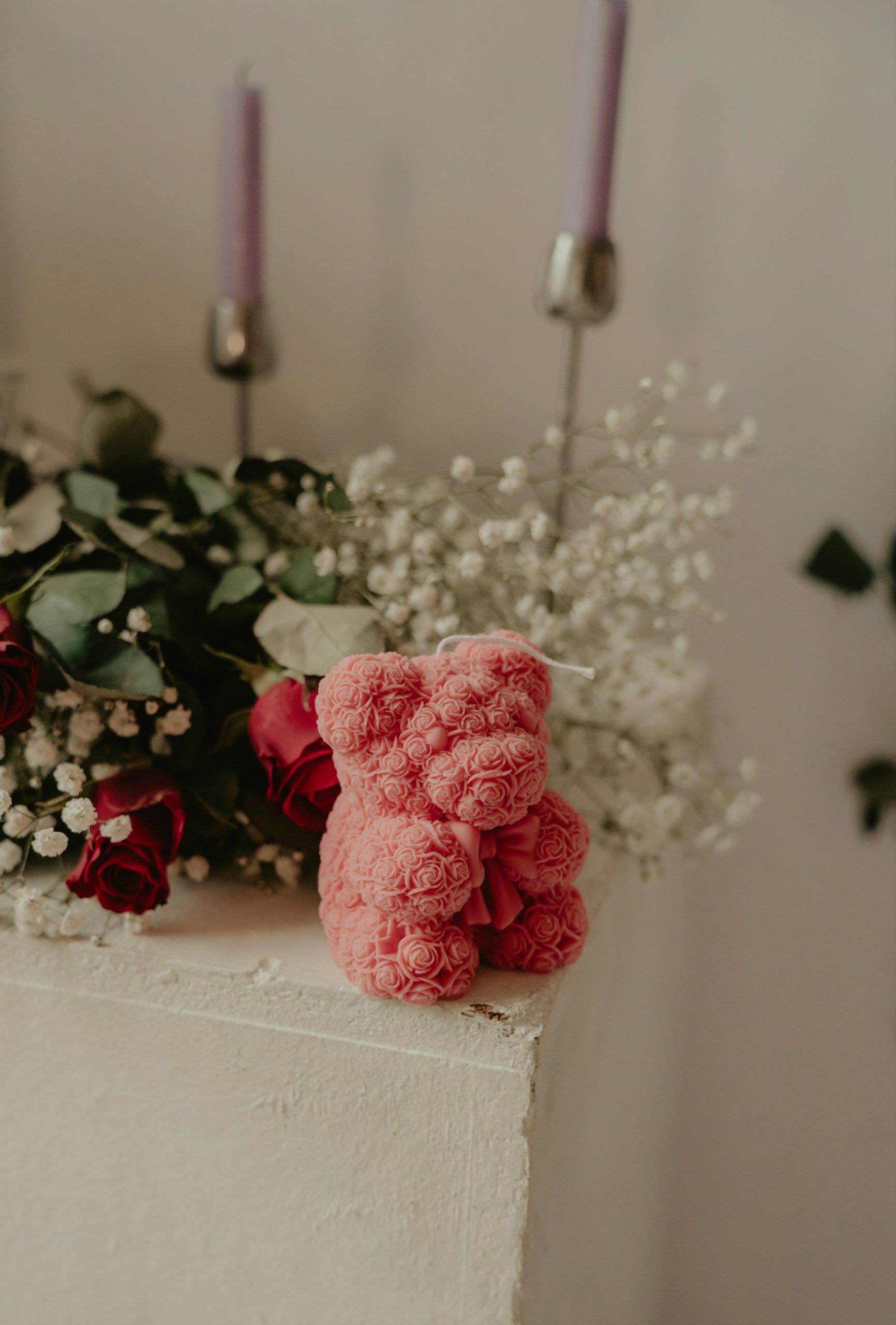 Tischdekoration und Kerze